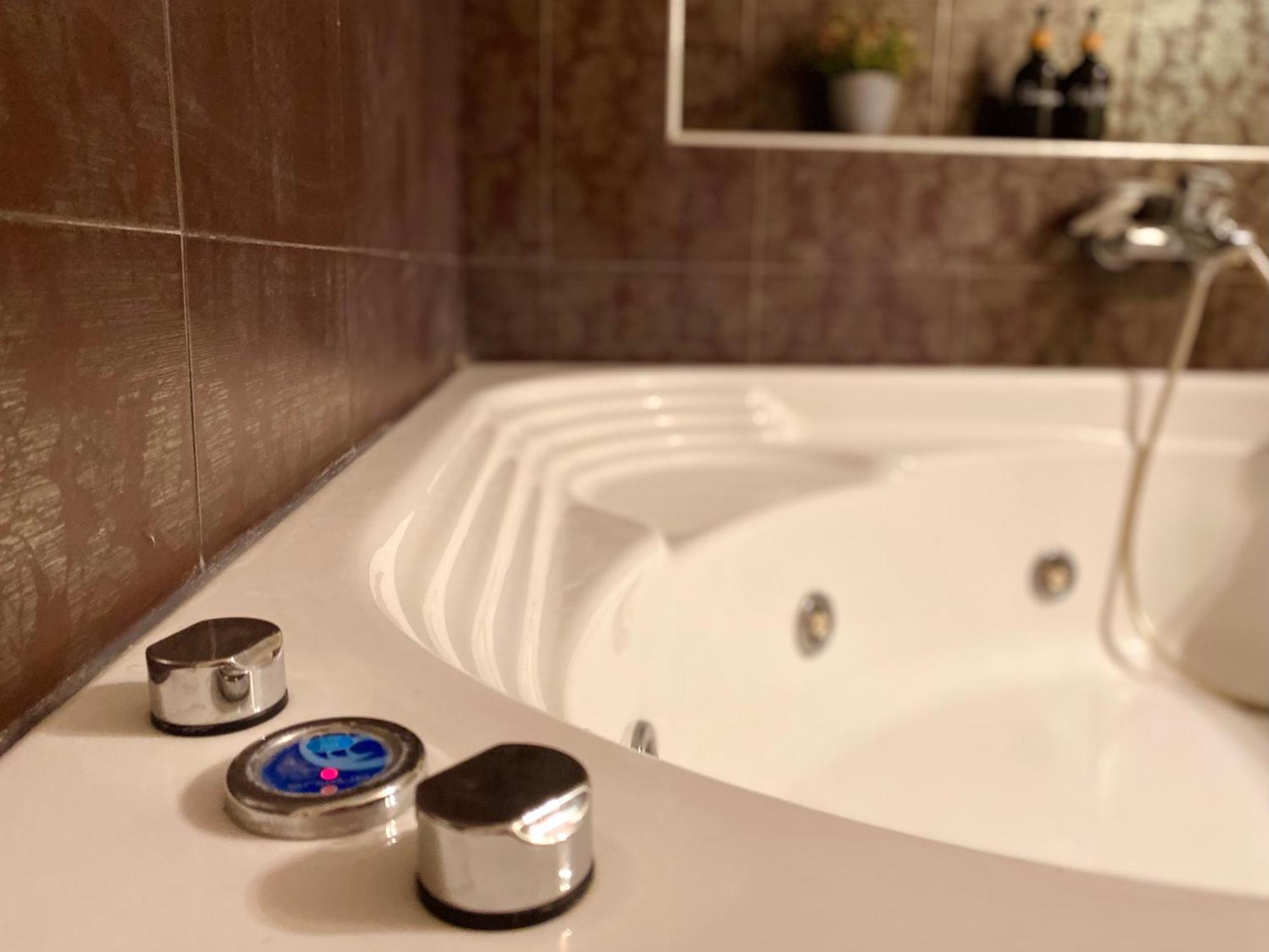 Avia Luxury With Hydromassage * Selanik